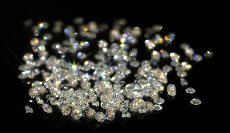 What Makes a Diamond Sparkle