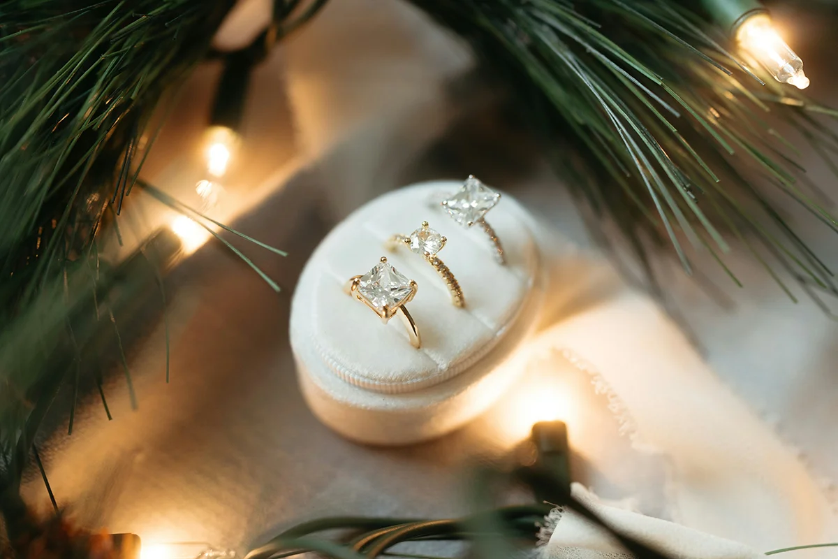 3 diamond rings on display for christmas